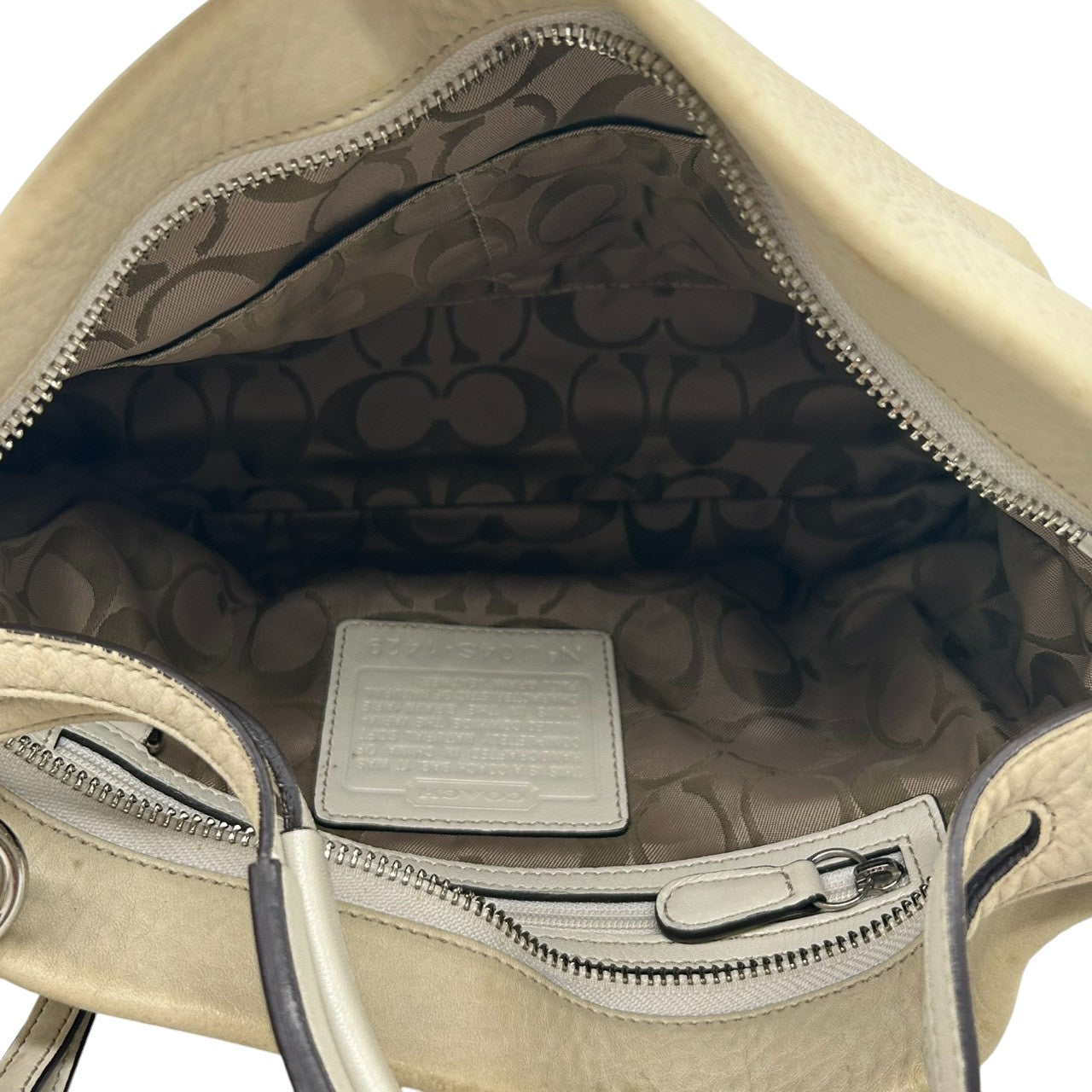 COACH コーチ ショルダーバッグ ワンショルダー ホーボーバッグ 1429 本革 ペブルドレザー アイボリー オフホワイト系 シルバー金具 タッセルチャーム付き レディース エレガント カジュアル 人気モデル クリーニング済み s45