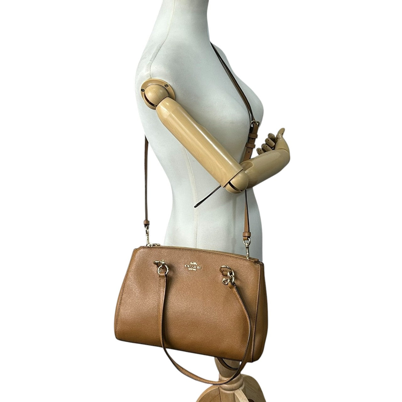 【未使用級/美品】COACH コーチ リリー キャリーオール 2WAY ハンドバッグ トートバッグ F76938 ワンショルダー 斜め掛け可 自立可 本革 クロスグレインレザー ブラウン キャメル系 レディース ビジネス 通勤通学 人気モデル s52