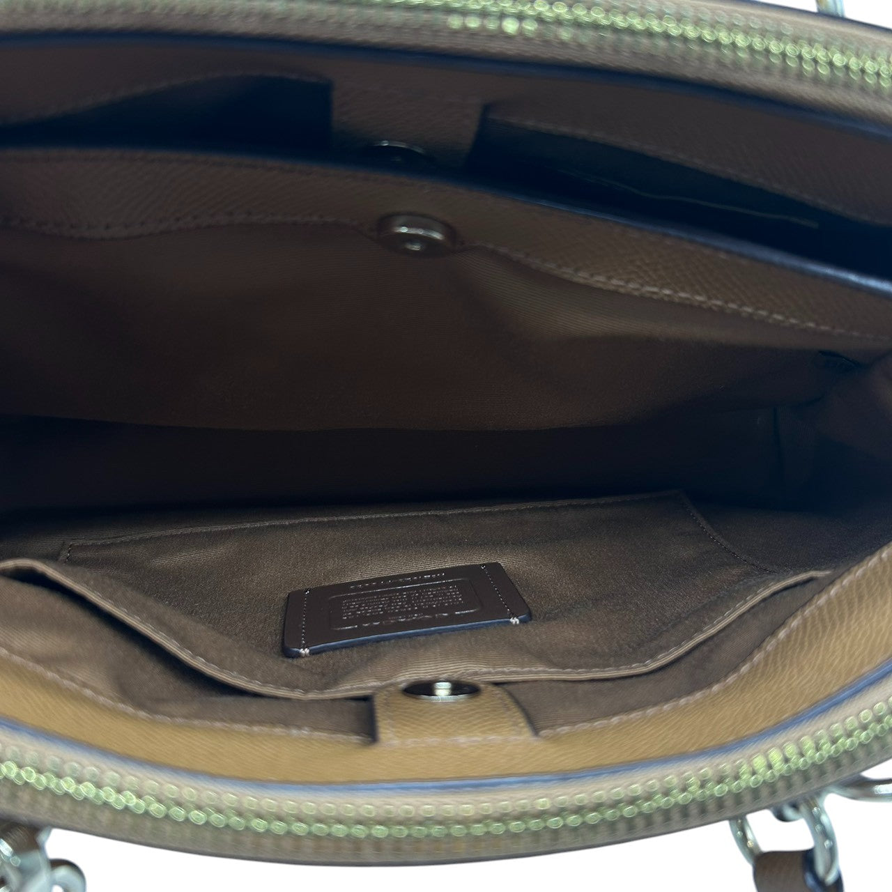 【未使用級/美品】COACH コーチ リリー キャリーオール 2WAY ハンドバッグ トートバッグ F76938 ワンショルダー 斜め掛け可 自立可 本革 クロスグレインレザー ブラウン キャメル系 レディース ビジネス 通勤通学 人気モデル s52