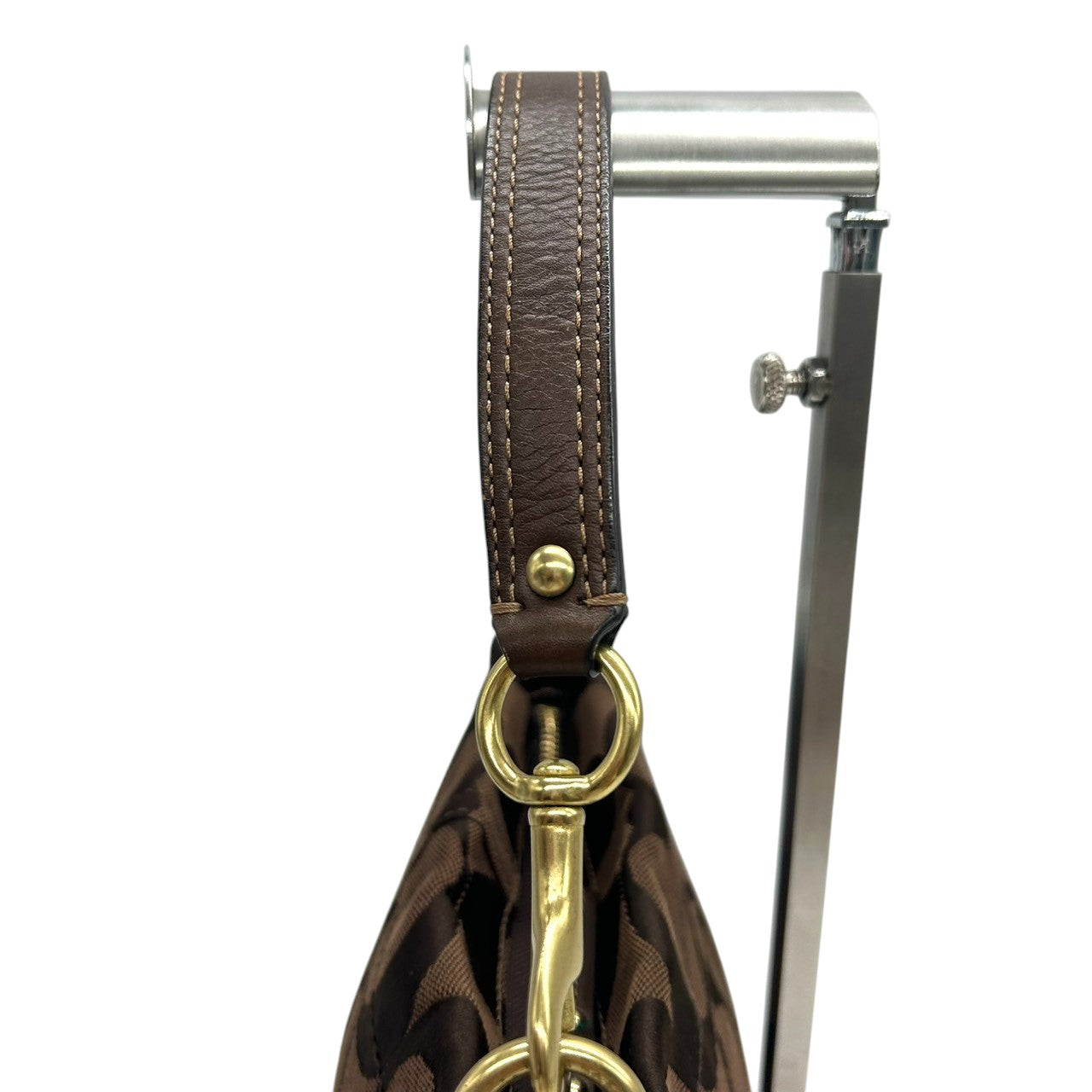 【未使用級/美品】COACH コーチ ハンドバッグ ワンショルダー アクセサリーポーチ シグネチャー キャンバス レザー ブラウン系 ゴールド金具 レディース クラシックデザイン コンパクト 人気モデル クリーニング済み s35