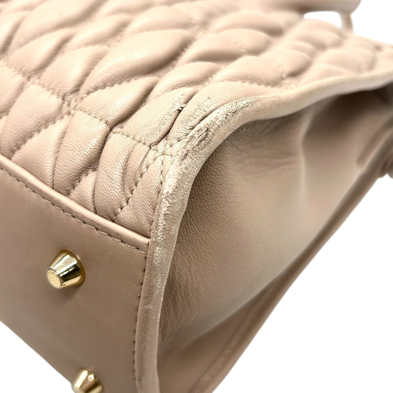 【FURLA】フルラ ハンドバッグ トートバッグ 自立可 キルティング 本革 レザー ピンクベージュ ダスティピンク系 ゴールド金具 レディース エレガント フェミニン 上品 大人可愛い ビジネス 通勤通学 パーティー お出かけ クリーニング済み H