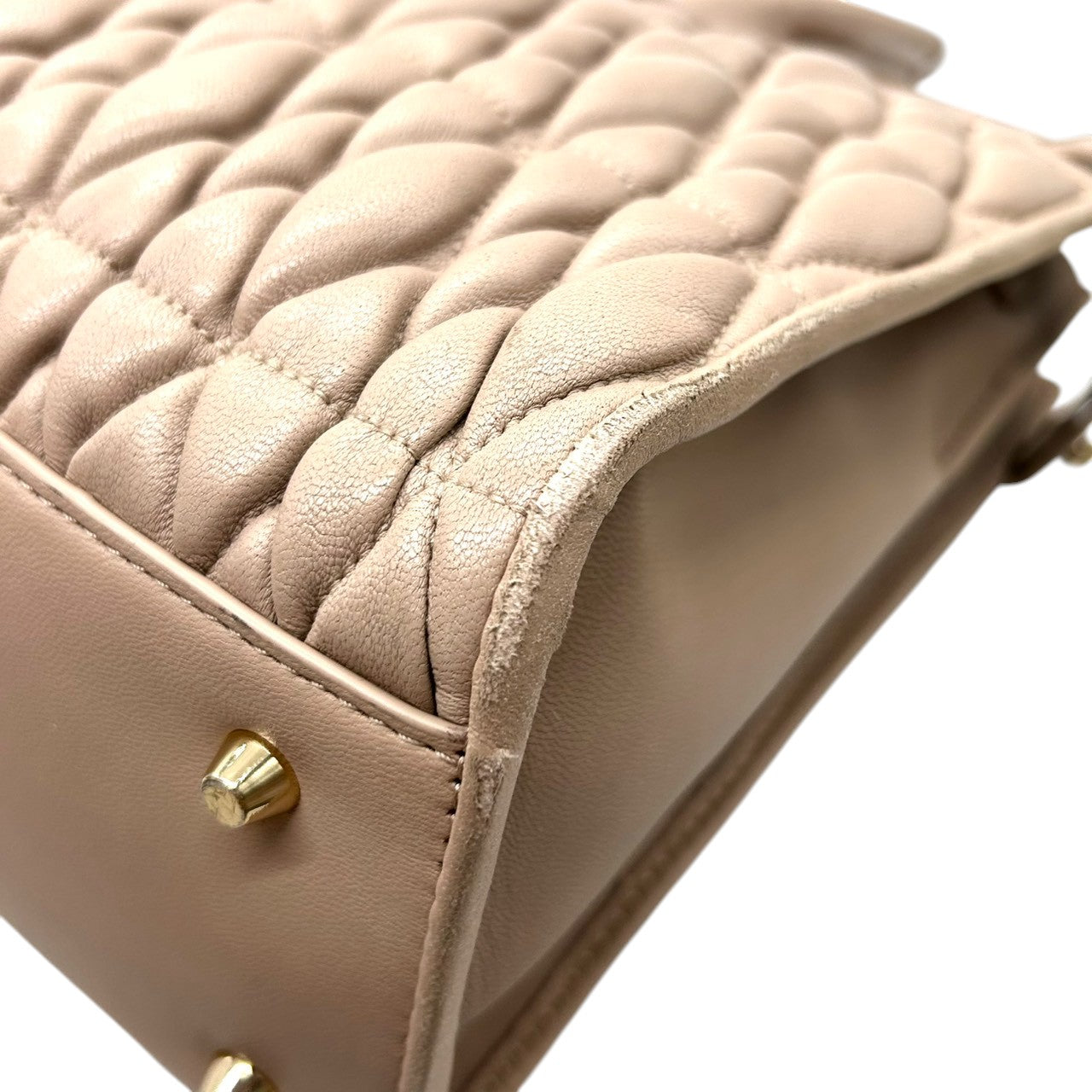 【FURLA】フルラ ハンドバッグ トートバッグ 自立可 キルティング 本革 レザー ピンクベージュ ダスティピンク系 ゴールド金具 レディース エレガント フェミニン 上品 大人可愛い ビジネス 通勤通学 パーティー お出かけ クリーニング済み H