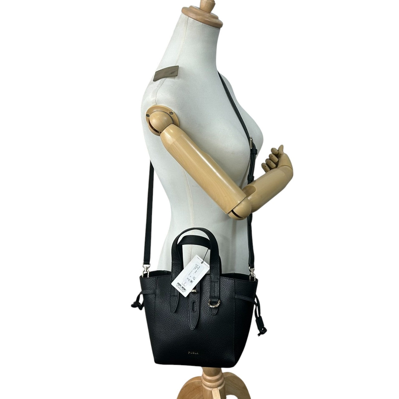 【未使用級/タグ付き】FURLA フルラ ネット ミニ 2WAY ハンドバッグ ショルダーバッグ ミニトート ドローストリング 自立可 斜め掛け可 ペブルドレザー ブラック ゴールド金具 レディース エレガント フェミニン 通勤通学 人気モデル s57