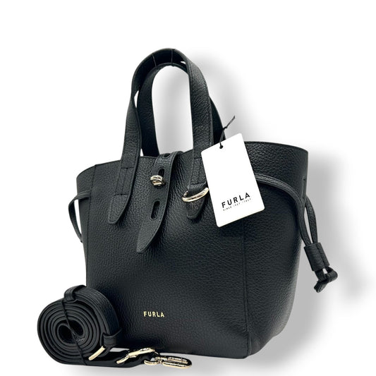 【未使用級/タグ付き】FURLA フルラ ネット ミニ 2WAY ハンドバッグ ショルダーバッグ ミニトート ドローストリング 自立可 斜め掛け可 ペブルドレザー ブラック ゴールド金具 レディース エレガント フェミニン 通勤通学 人気モデル s57
