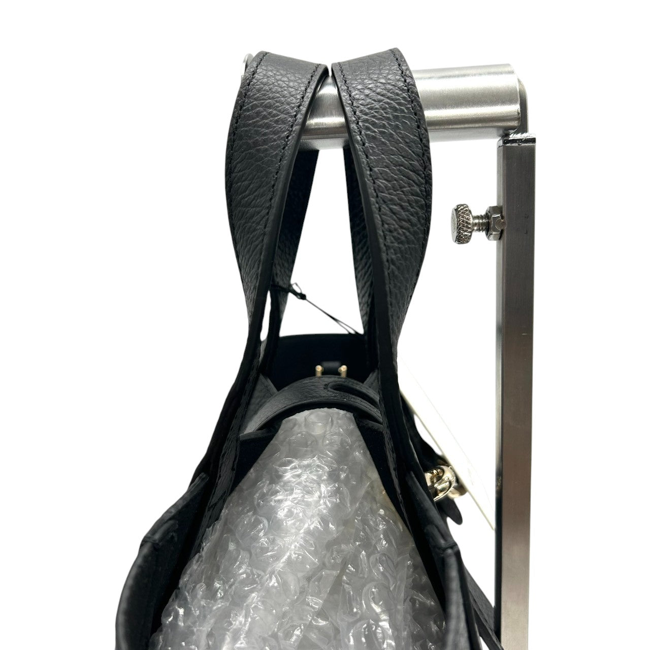 【未使用級/タグ付き】FURLA フルラ ネット ミニ 2WAY ハンドバッグ ショルダーバッグ ミニトート ドローストリング 自立可 斜め掛け可 ペブルドレザー ブラック ゴールド金具 レディース エレガント フェミニン 通勤通学 人気モデル s57