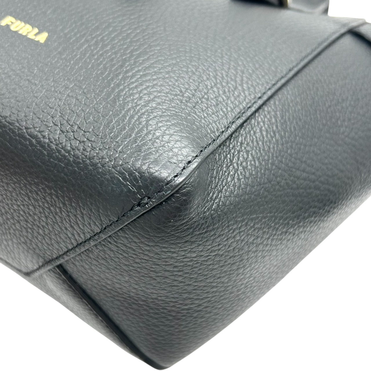 【未使用級/タグ付き】FURLA フルラ ネット ミニ 2WAY ハンドバッグ ショルダーバッグ ミニトート ドローストリング 自立可 斜め掛け可 ペブルドレザー ブラック ゴールド金具 レディース エレガント フェミニン 通勤通学 人気モデル s57