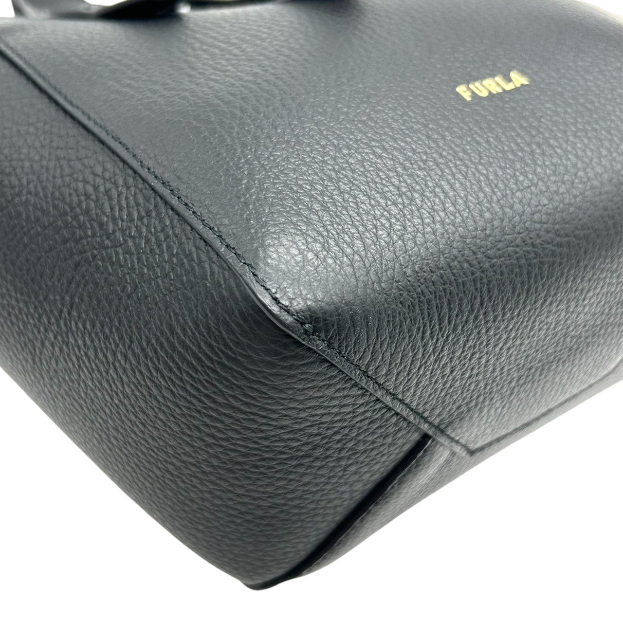 【未使用級/タグ付き】FURLA フルラ ネット ミニ 2WAY ハンドバッグ ショルダーバッグ ミニトート ドローストリング 自立可 斜め掛け可 ペブルドレザー ブラック ゴールド金具 レディース エレガント フェミニン 通勤通学 人気モデル s57