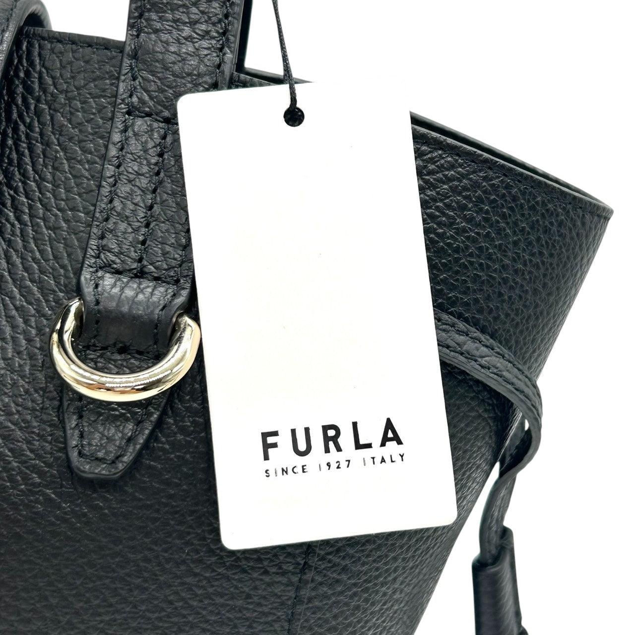 【未使用級/タグ付き】FURLA フルラ ネット ミニ 2WAY ハンドバッグ ショルダーバッグ ミニトート ドローストリング 自立可 斜め掛け可 ペブルドレザー ブラック ゴールド金具 レディース エレガント フェミニン 通勤通学 人気モデル s57