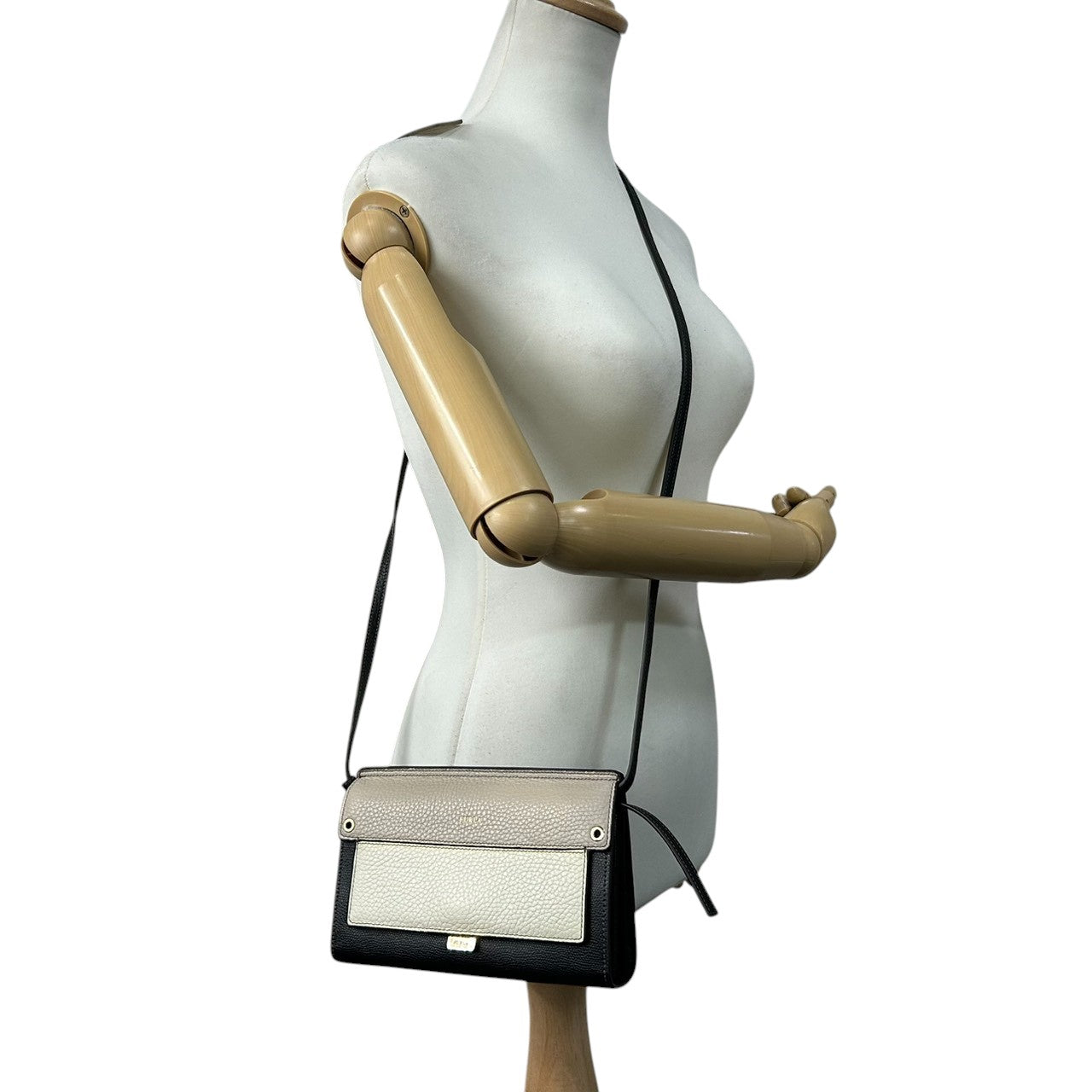 【未使用級/美品】FURLA フルラ ショルダーウォレット お財布ポシェット 2WAY クラッチバッグ 斜め掛け可 本革 レザー トリコロール ブラック グレー アイボリー ゴールド金具 カード多数収納 レディース 人気モデル クリーニング済み s57