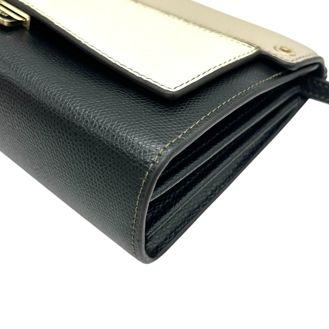 【未使用級/美品】FURLA フルラ ショルダーウォレット お財布ポシェット 2WAY クラッチバッグ 斜め掛け可 本革 レザー トリコロール ブラック グレー アイボリー ゴールド金具 カード多数収納 レディース 人気モデル クリーニング済み s57