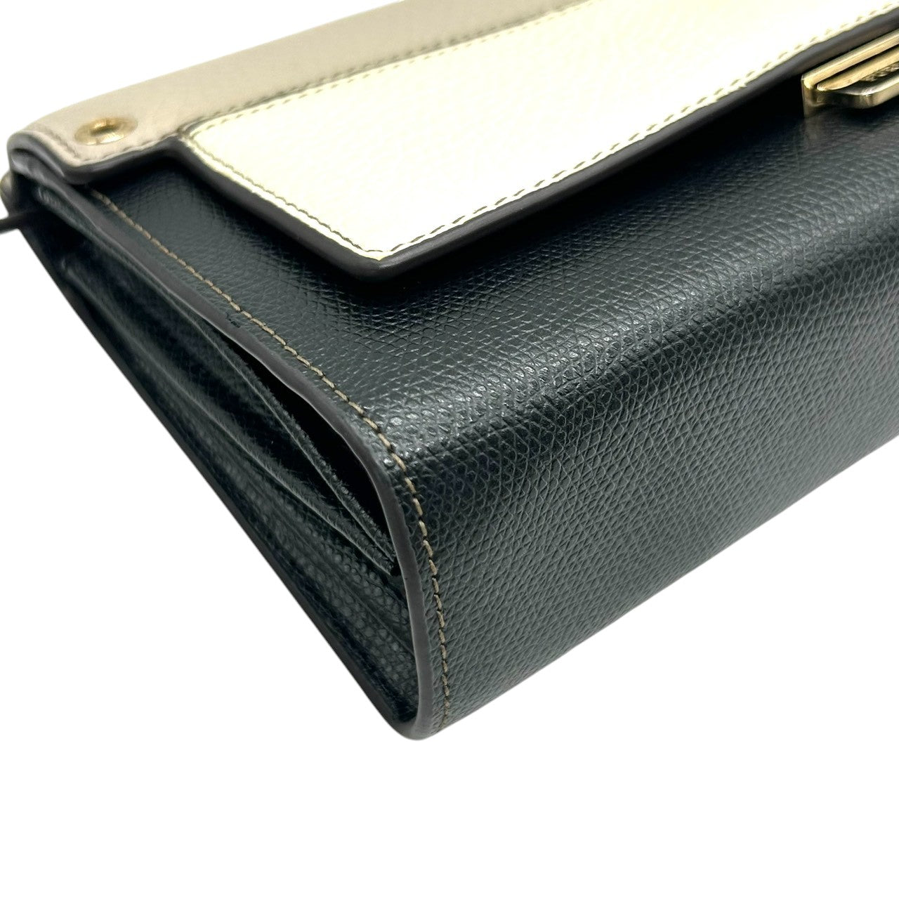 【未使用級/美品】FURLA フルラ ショルダーウォレット お財布ポシェット 2WAY クラッチバッグ 斜め掛け可 本革 レザー トリコロール ブラック グレー アイボリー ゴールド金具 カード多数収納 レディース 人気モデル クリーニング済み s57