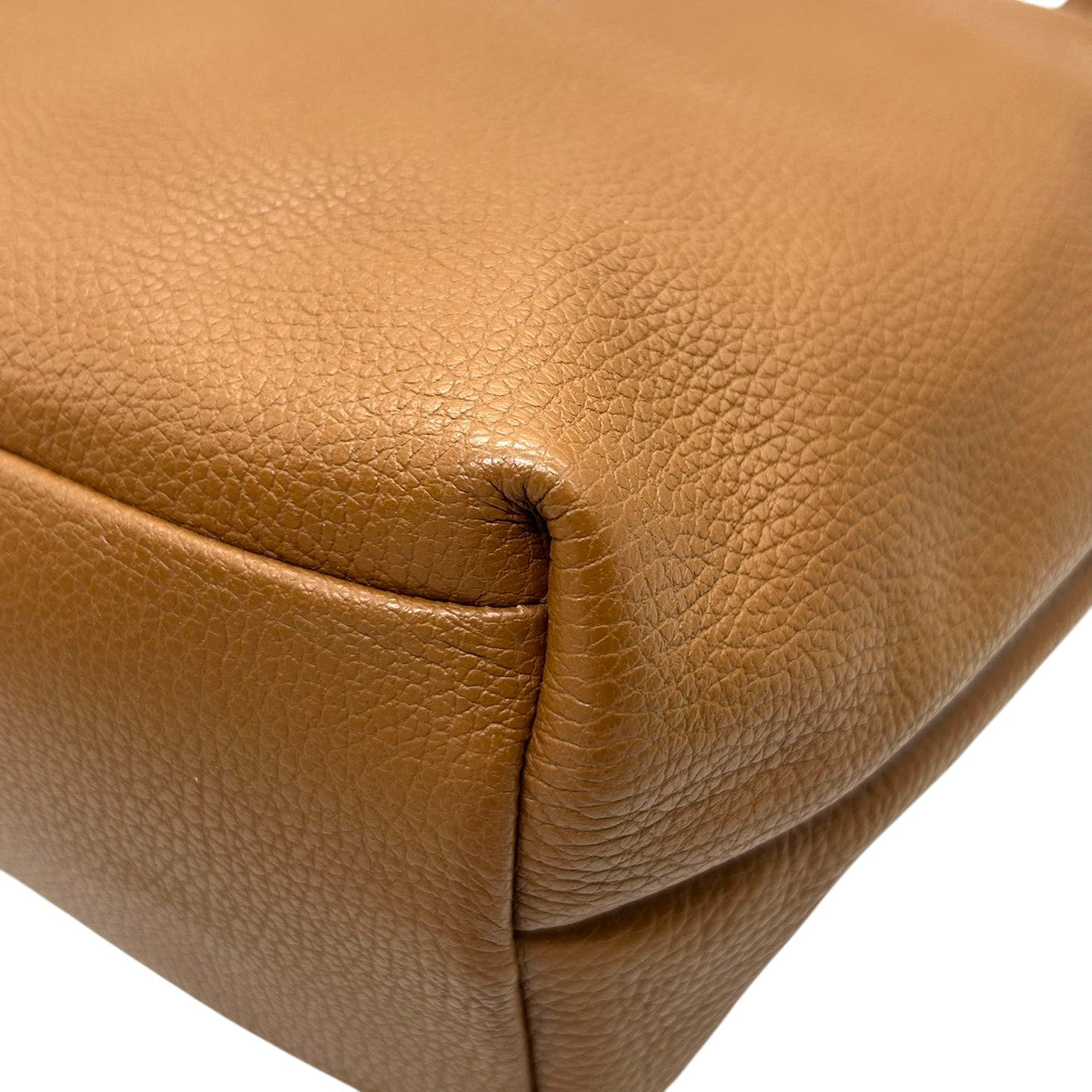 【未使用級/美品】FURLA フルラ トートバッグ ルーチェ ワンショルダー A4収納可 自立可 大容量 本革 ペブルドレザー ブラウン キャメル系 ゴールド金具 レディース ビジネスバッグ 通勤通学 エレガント 人気モデル クリーニング済み s57