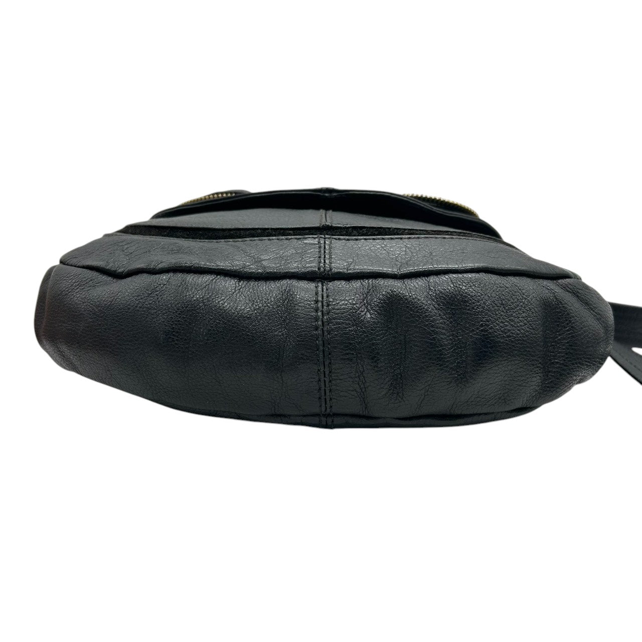 【SEE BY CHLOE】シーバイクロエ ショルダーバッグ クロスボディ 斜め掛け可 フラップ 本革 レザー ブラック 黒 ゴールドジッパーデザイン レディース カジュアル モード エレガント 人気モデル クリーニング済み s54