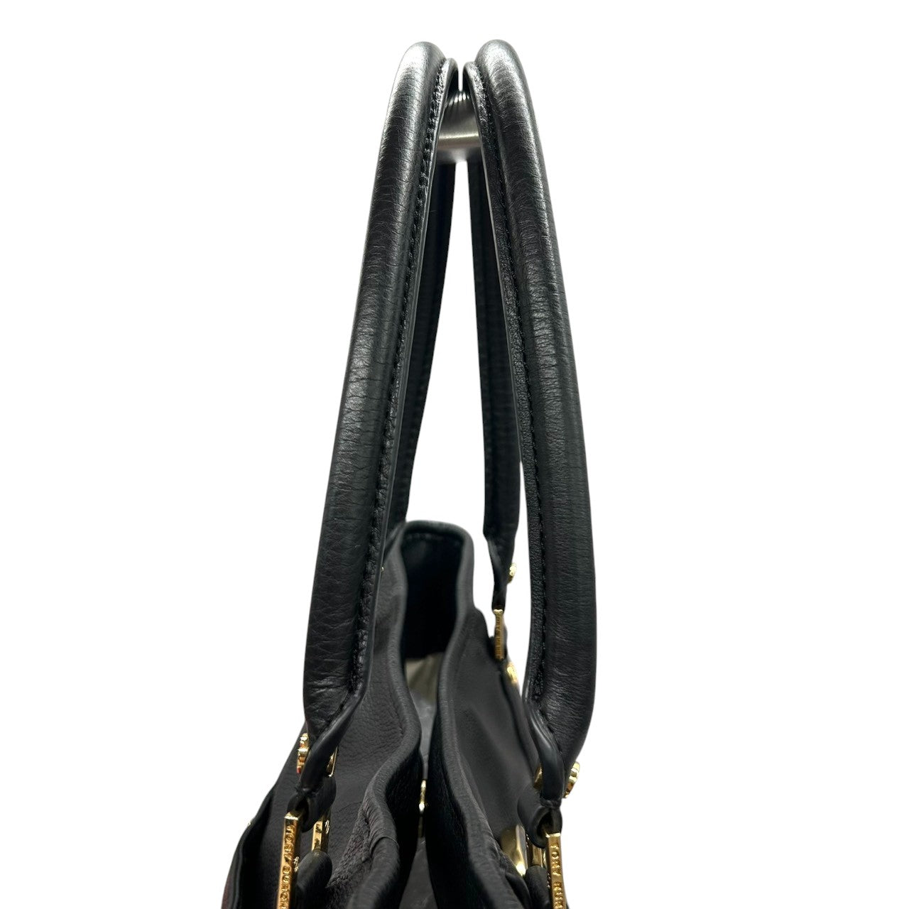 【美品/保存袋付】Tory Burch アマンダ 2WAY ハンドバッグ ショルダーバッグ 斜め掛け可 自立可 A4収納可 大容量 本革 ペブルドレザー ブラック 黒 デカロゴ レディース ビジネス 通勤通学 人気モデル クリーニング済み s54