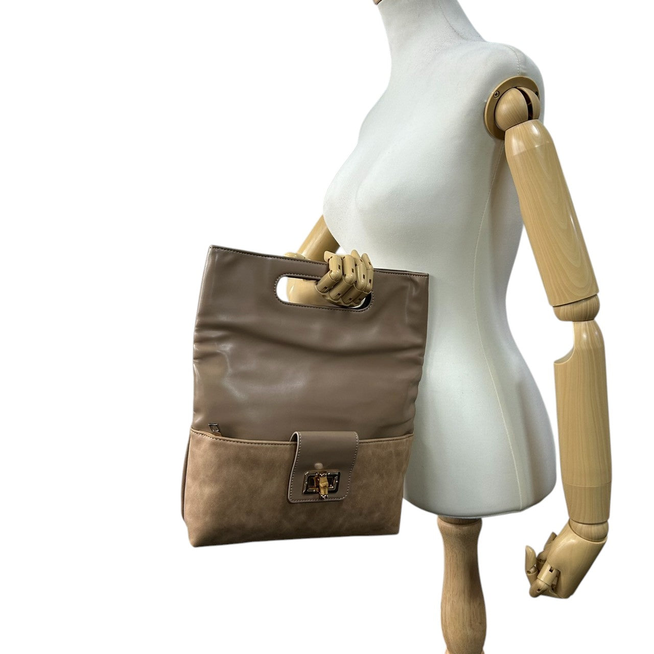 【美品】PAPILLONNER パピヨネ 2WAY クラッチバッグ ショルダーバッグ ハンドバッグ 斜め掛け可 レザー スエード ベージュ系 バンブー ターンロック レディース エレガント スタイリッシュ 人気モデル クリーニング済み s54