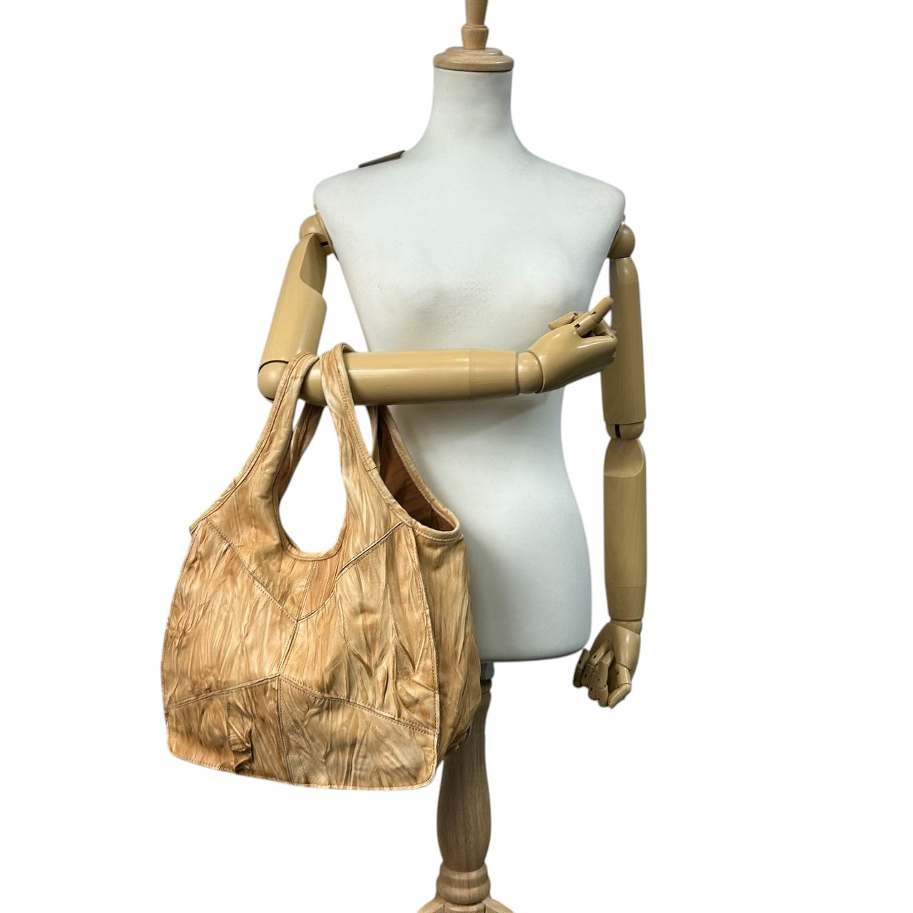 【美品】Anti-Forme Design アンチフォルムデザイン トートバッグ ワンショルダー 自立可 A4収納可 大容量 本革 レザー シワ加工 パッチワーク ブラウン キャメル系 レディース ナチュラル カジュアル 人気モデル クリーニング済み s67