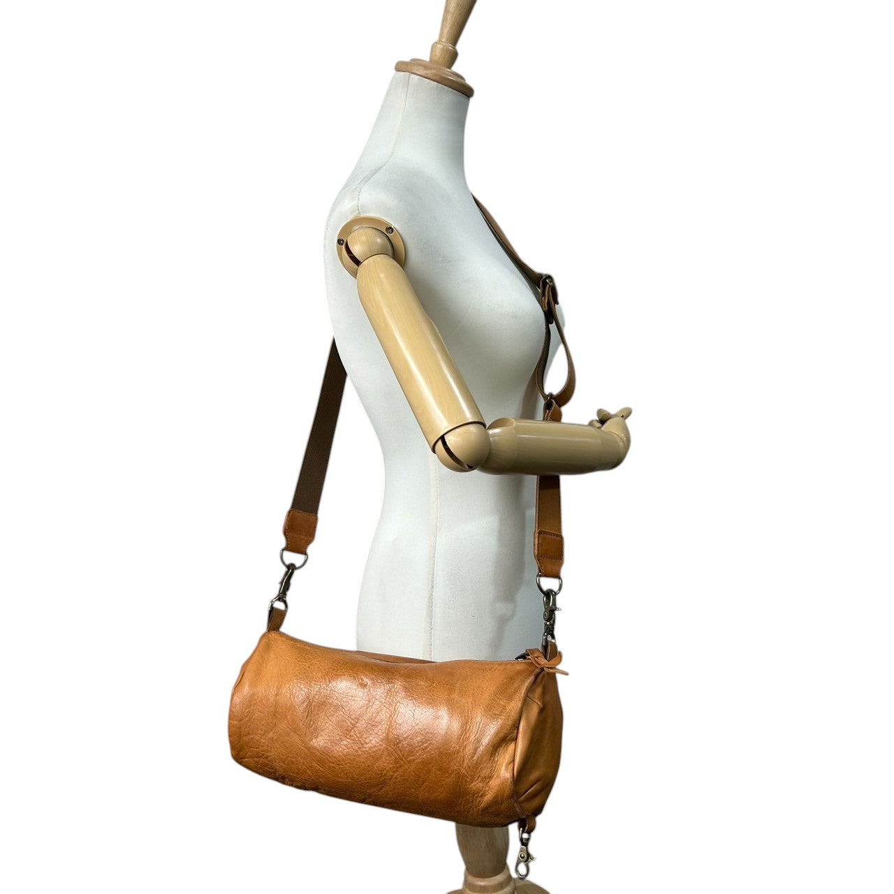 【Butler Verner Sails】バトラーバーナーセイルズ ショルダーバッグ ドラムバッグ 筒形 斜め掛け可 本革 レザー キャメル ブラウン系 日本製 メンズ レディース ユニセックス カジュアル ヴィンテージ風 人気モデル クリーニング済み s74