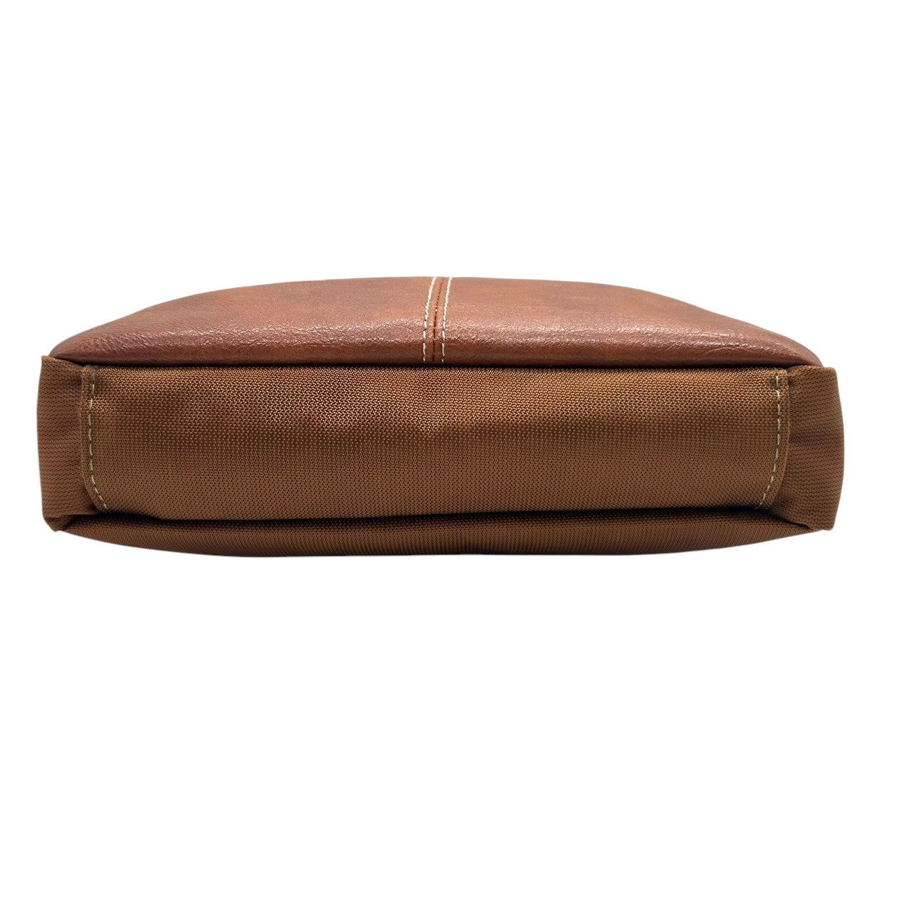 【美品】 ショルダーバッグ バイカラー レザー ブラウン ネイビー ロゴ メンズ 斜め掛け可 カジュアル ビジネス A4収納可 軽量 多機能 ファスナーポケット豊富 通勤 通学 旅行 タウンユース 万能デザイン クリーニング済み U8