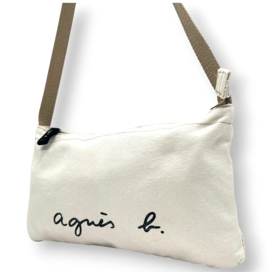 【美品】アニエスベー ショルダーバッグ キャンバス ロゴ アイボリー ポシェット サコッシュ 斜め掛け可 レディース コンパクト 軽量 カジュアル シンプルデザイン ミニバッグ お出かけ デイリーユース クリーニング済み s63
