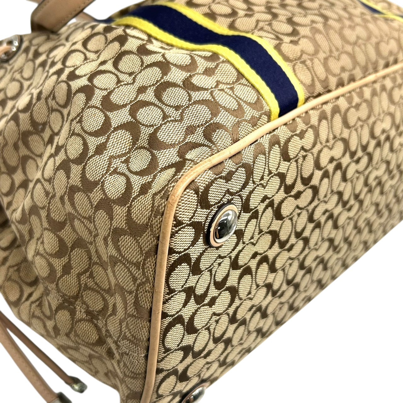 コーチ トートバッグ シグネチャー ストライプ キャンバス レザー ベージュ F26130 巾着型 ドローストリング A4収納可 肩掛け ワンショルダー 大容量 レディース ハンドバッグ 通勤 通学 チャーム付き クリーニング済み s63