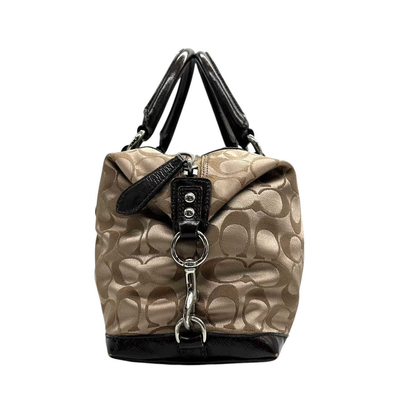 コーチ 2WAY ハンドバッグ F15443 シグネチャー ナイロン パテントレザー ブラウン ミニボストン ショルダーバッグ レディース チャーム付き エレガント クラシックデザイン コンパクトモデル クリーニング済み s26