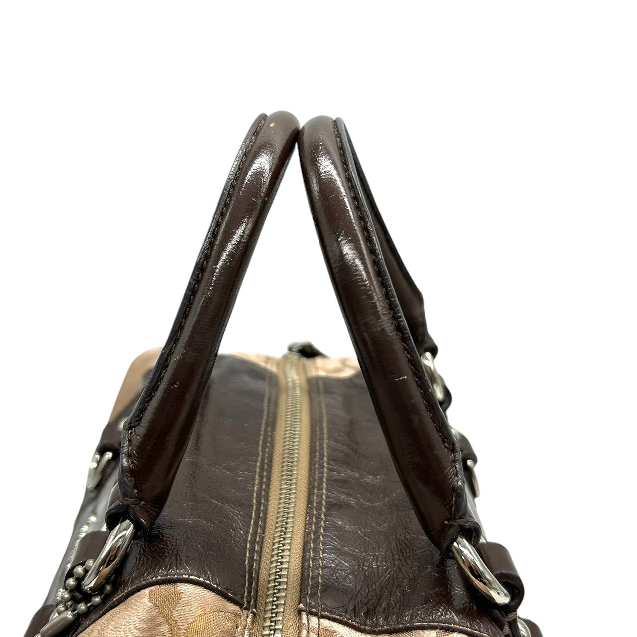 コーチ 2WAY ハンドバッグ F15443 シグネチャー ナイロン パテントレザー ブラウン ミニボストン ショルダーバッグ レディース チャーム付き エレガント クラシックデザイン コンパクトモデル クリーニング済み s26