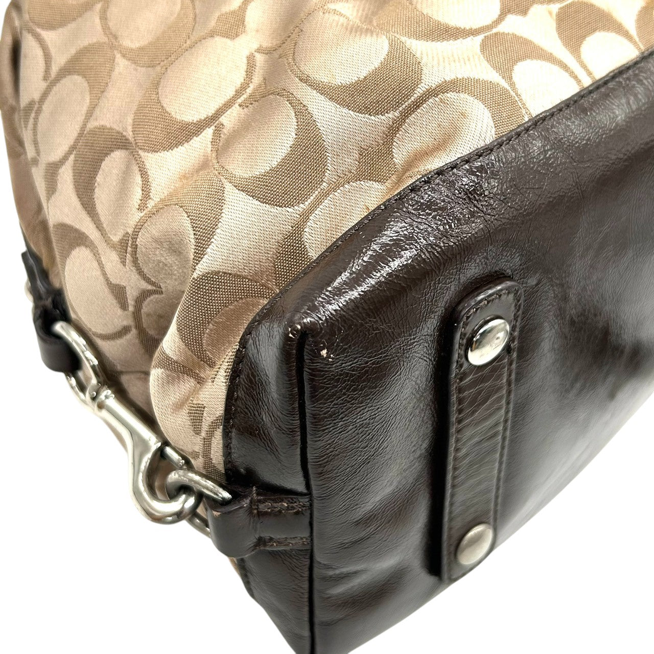 コーチ 2WAY ハンドバッグ F15443 シグネチャー ナイロン パテントレザー ブラウン ミニボストン ショルダーバッグ レディース チャーム付き エレガント クラシックデザイン コンパクトモデル クリーニング済み s26