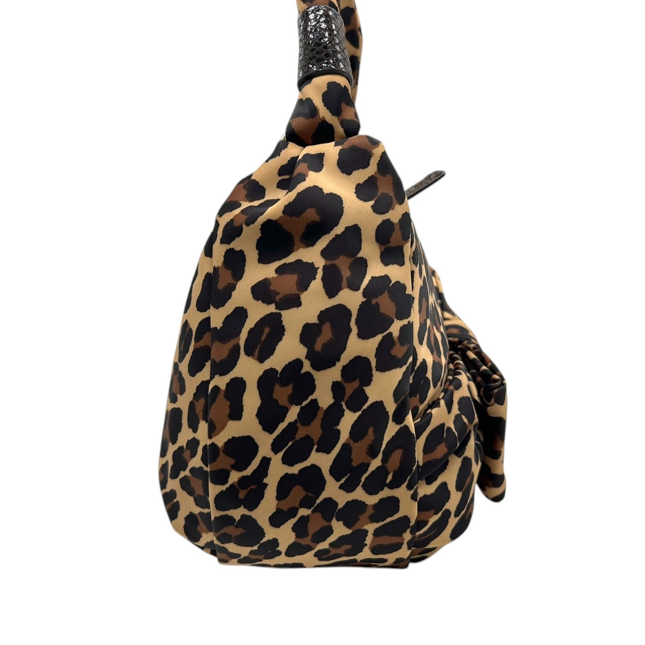 【美品】ケイトスペード ハンドバッグ ショルダーバッグ レオパード ヒョウ柄 ナイロン 型押しレザー ワンショルダー 肩掛け リボンデザイン レディース 軽量 エレガント フェミニン アニマル柄 お出かけ クリーニング済み s35