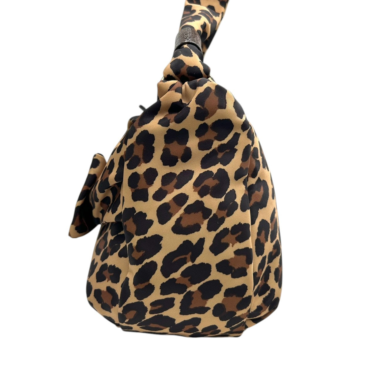 【美品】ケイトスペード ハンドバッグ ショルダーバッグ レオパード ヒョウ柄 ナイロン 型押しレザー ワンショルダー 肩掛け リボンデザイン レディース 軽量 エレガント フェミニン アニマル柄 お出かけ クリーニング済み s35