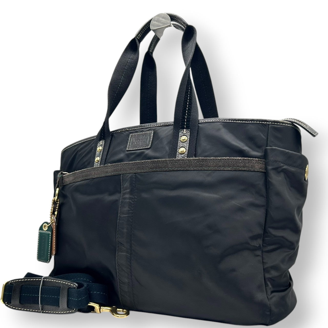 【美品】コーチ トートバッグ ハンプトンズ ウィークエンド 10102 ナイロン レザー ブラック 2WAY ビジネスバッグ A4収納可 大容量 斜め掛け可 メンズ 通勤 通学 旅行 チャーム付き クリーニング済み s57