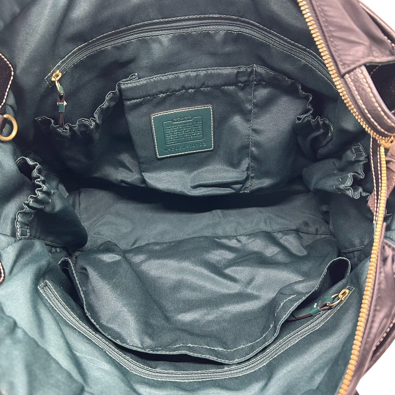 【美品】コーチ トートバッグ ハンプトンズ ウィークエンド 10102 ナイロン レザー ブラック 2WAY ビジネスバッグ A4収納可 大容量 斜め掛け可 メンズ 通勤 通学 旅行 チャーム付き クリーニング済み s57