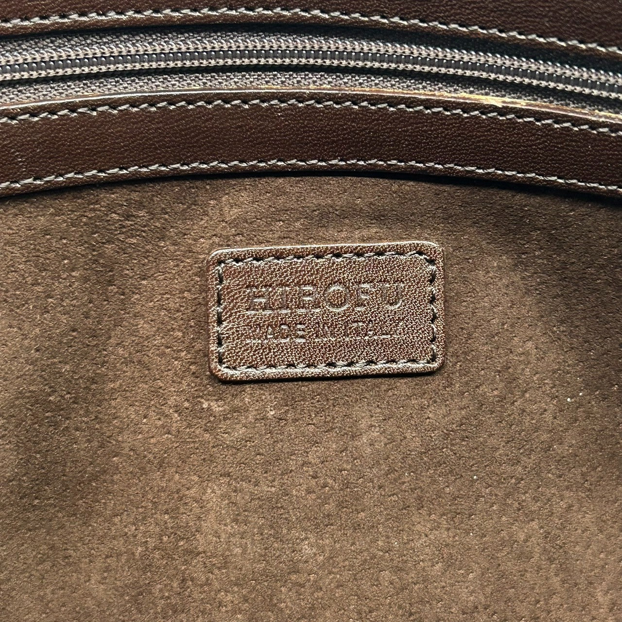 ヒロフ ショルダーバッグ Hロゴ レザー 本革 ダークブラウン ハンドバッグ A4収納可 レディース ビジネス 通勤 フォーマル 大容量 デイリーユース シンプル エレガント イタリア製 上質レザー クリーニング済み 自立可 s44