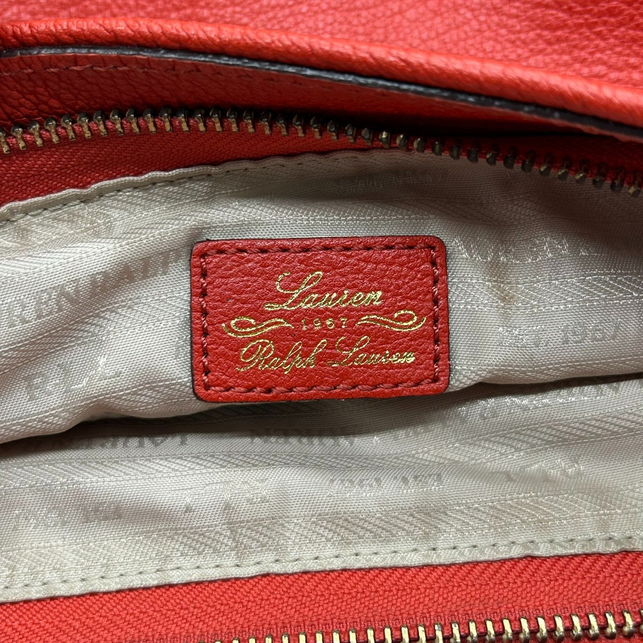 【美品】ローレンラルフローレン ハンドバッグ レザー 本革 レッド ワンショルダー A4収納可 大容量 ホーボーバッグ 肩掛け RLLロゴ レディース エレガント カジュアル シボ革 ゴールド金具 クリーニング済み s86