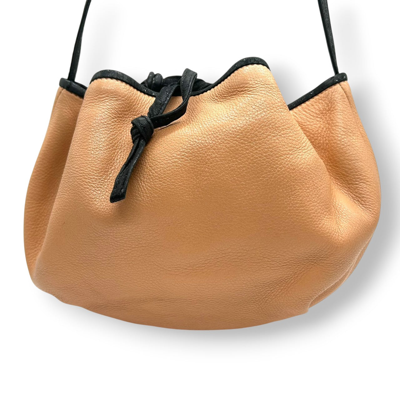 【美品】シーバイクロエ ショルダーバッグ 巾着型 ドローストリング レザー 本革 ベージュ ブラック バイカラー 斜め掛け可 レディース ポシェット ミニバッグ コンパクト 軽量 カジュアル フェミニン お出かけ デイリーユース クリーニング済み E2