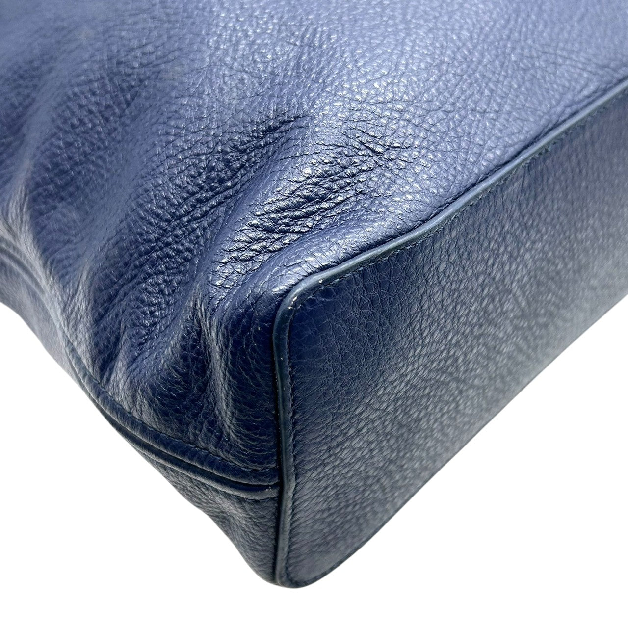 【新品同様】フルラ ユラ YULLA 2WAY ショルダーバッグ レザー ネイビー A4収納可 大容量 ハンドバッグ ホーボーバッグ 斜め掛け可 レディース ビジネス 通勤 通学 ロゴ ゴールド金具 エレガント 上質レザー クリーニング済み E2