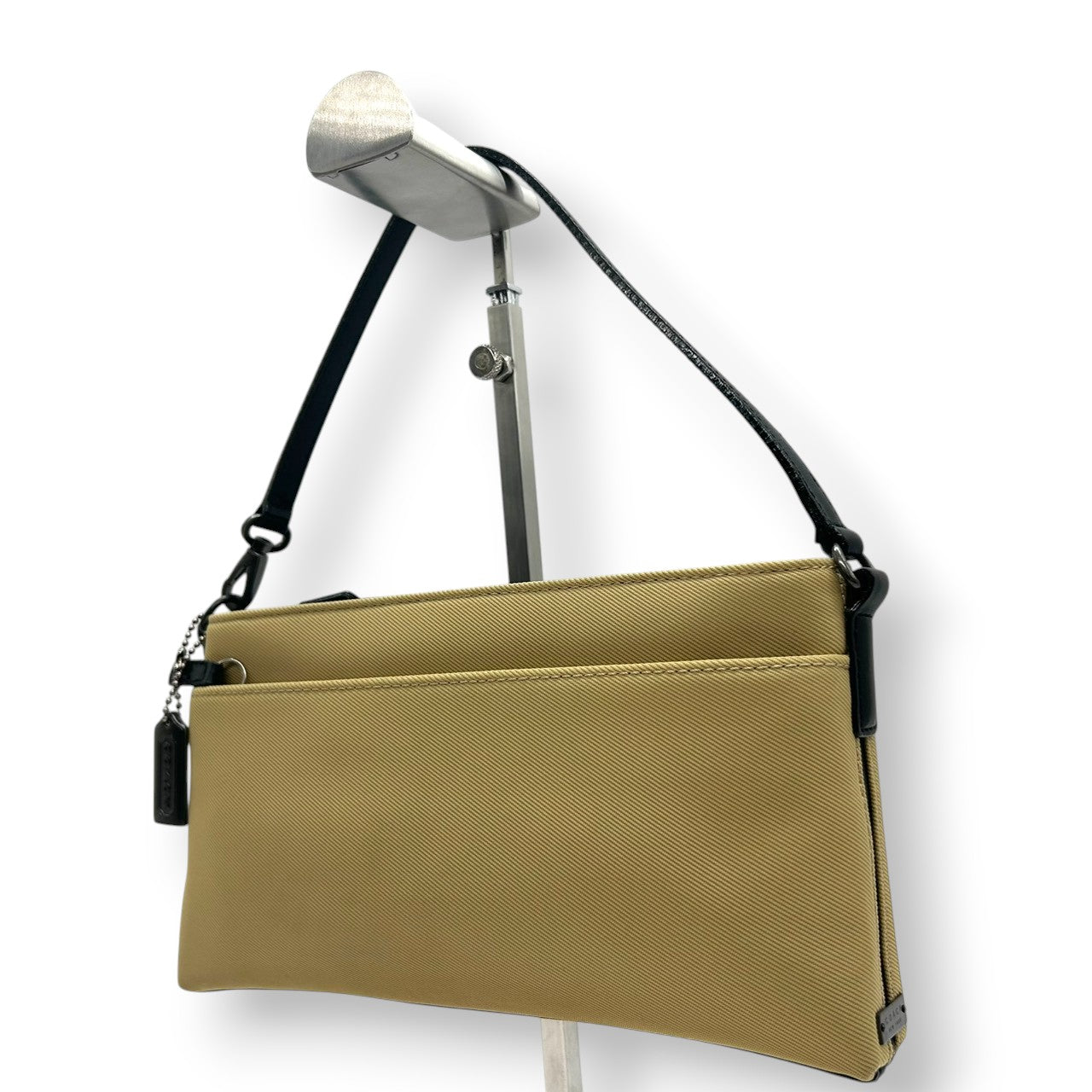 【美品】コーチ ハンドバッグ 7407 ナイロン レザー ベージュ ブラック アクセサリーポーチ ワンショルダー ミニバッグ コンパクト 軽量 レディース チャーム付き カジュアル シンプル ヴィンテージデザイン クリーニング済み U4