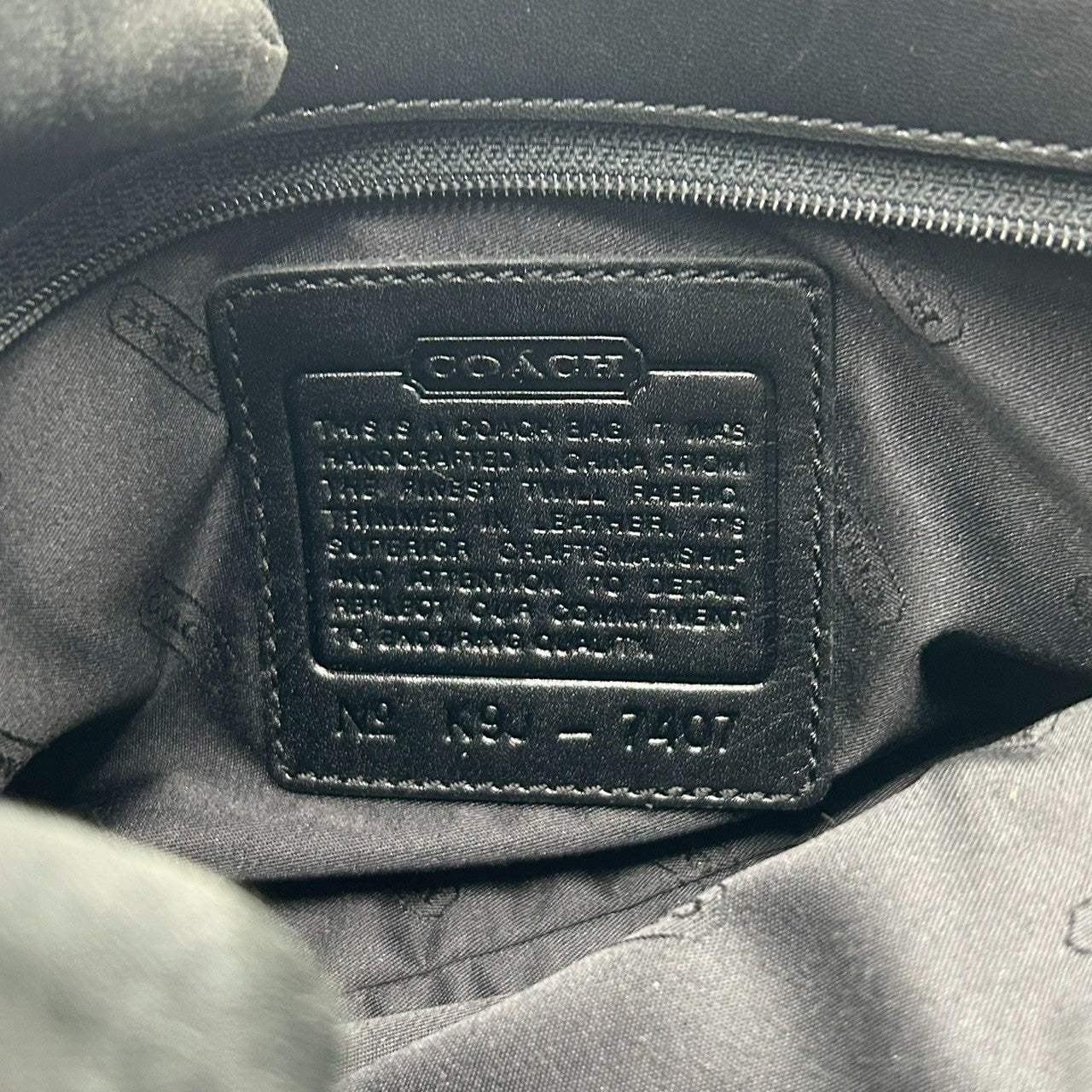 【美品】コーチ ハンドバッグ 7407 ナイロン レザー ベージュ ブラック アクセサリーポーチ ワンショルダー ミニバッグ コンパクト 軽量 レディース チャーム付き カジュアル シンプル ヴィンテージデザイン クリーニング済み U4