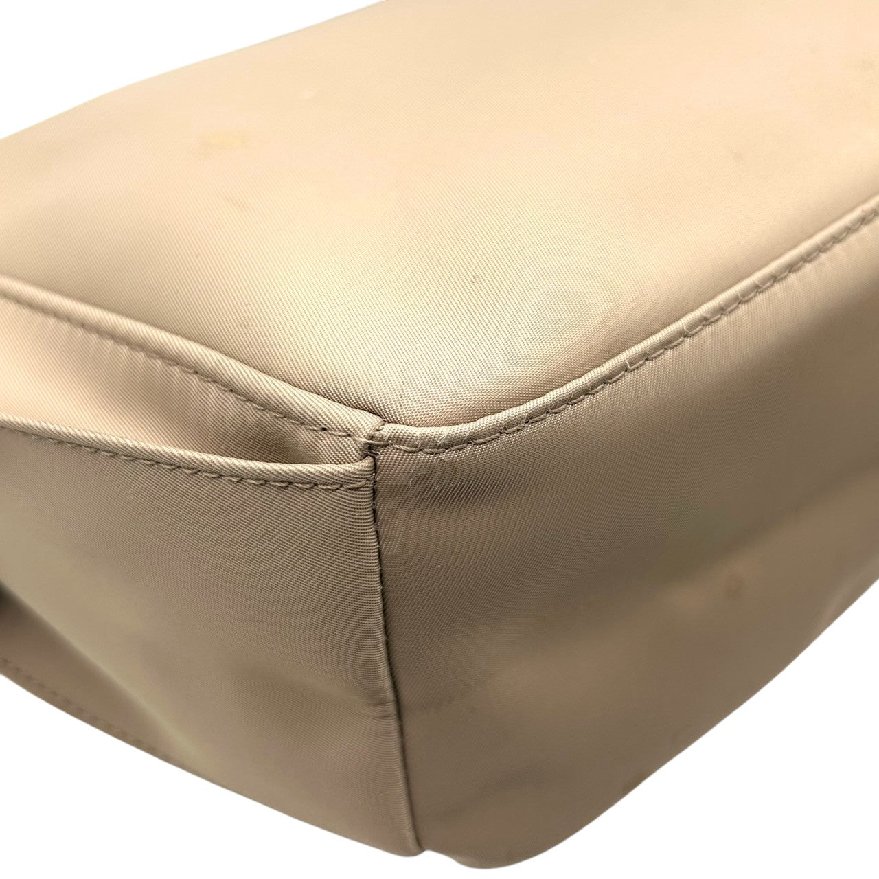 ロンシャン ショルダーバッグ ナイロン パテントレザー ベージュ ホーボーバッグ 斜め掛け可 A4収納可 大容量 レディース 軽量 機能的 カジュアル エレガント シンプルデザイン 通勤 通学 デイリーユース ロゴプレート クリーニング済み s87