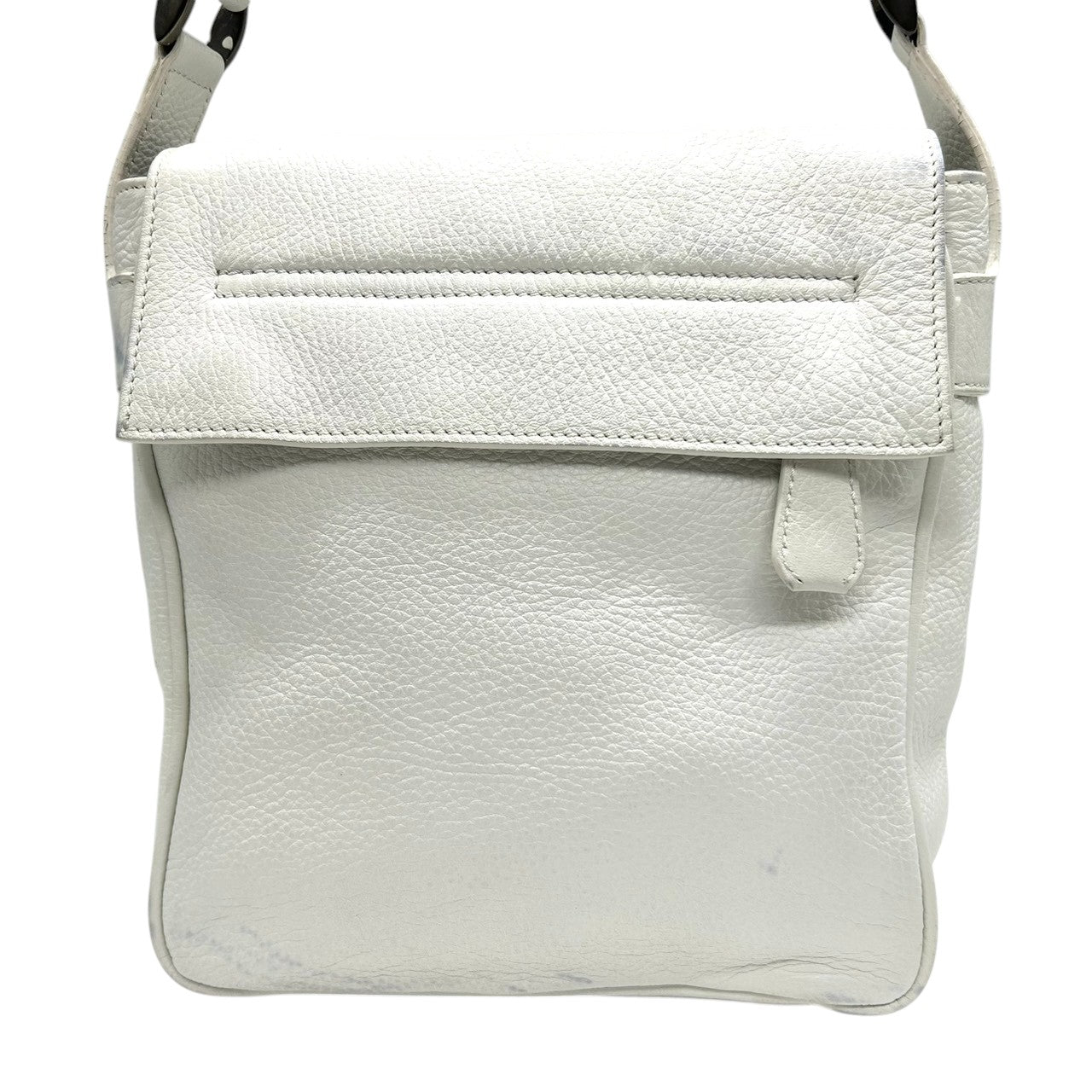 ジョルジオアルマーニ ショルダーバッグ レザー 本革 ホワイト フラップ 斜め掛け可 A4収納可 メンズ レディース ユニセックス メッセンジャーバッグ ビジネス カジュアル ロゴ型押し 上質シボ革 イタリア製 高級 クリーニング済み s81