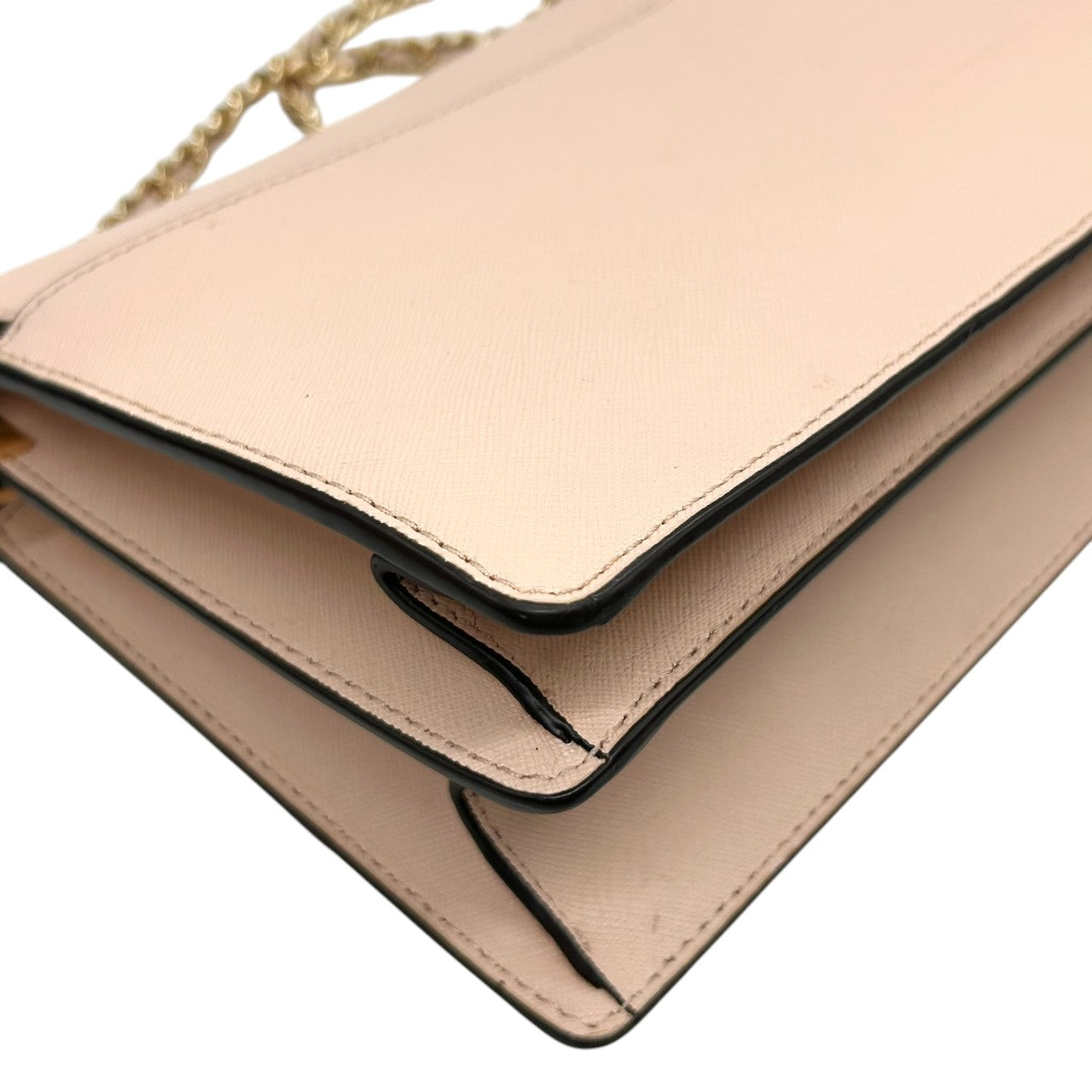 【美品】トリーバーチ チェーンショルダーバッグ PVCレザー ピンク ブラック バイカラー 斜め掛け可 ウォレットバッグ フラップ レディース パーティー エレガント フェミニン ゴールドチェーン ロゴプレート クリーニング済み 自立可 s81