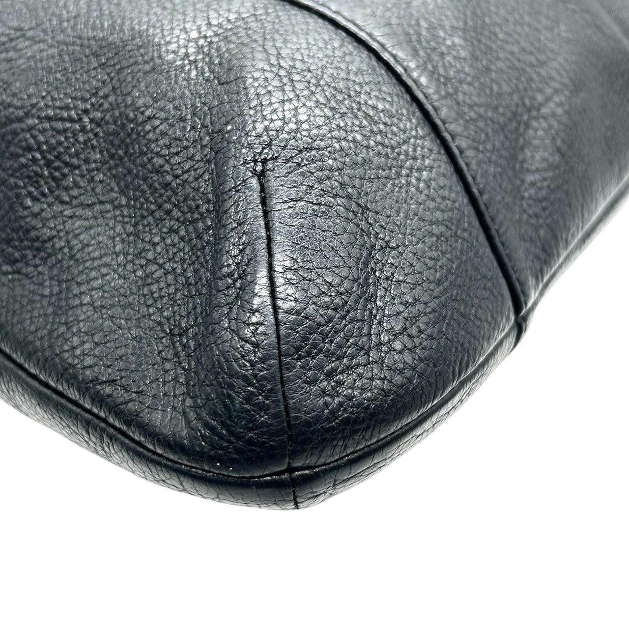 コーチ 2WAY ショルダーバッグ F34511 ペブルドレザー 本革 ブラック A4収納可 大容量 斜め掛け可 レディース ハンドバッグ ビジネス 通勤 通学 ロゴチャーム付き シンプルデザイン クリーニング済み U1