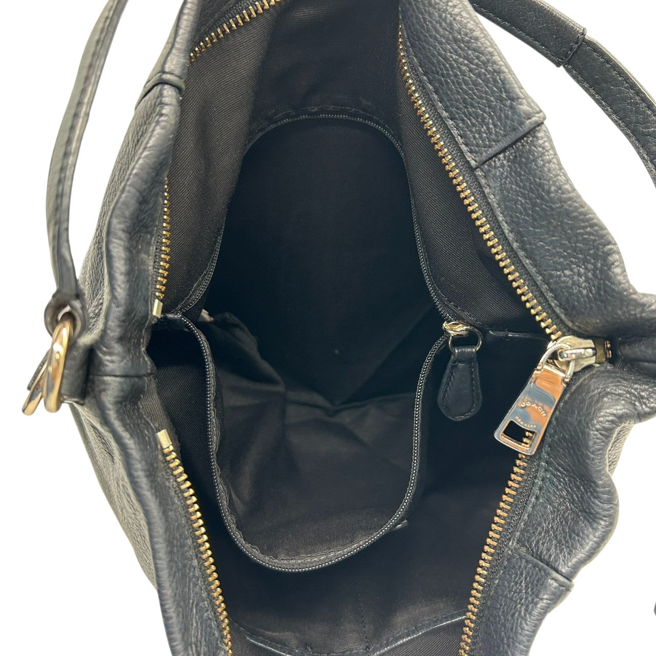 コーチ 2WAY ショルダーバッグ F34511 ペブルドレザー 本革 ブラック A4収納可 大容量 斜め掛け可 レディース ハンドバッグ ビジネス 通勤 通学 ロゴチャーム付き シンプルデザイン クリーニング済み U1