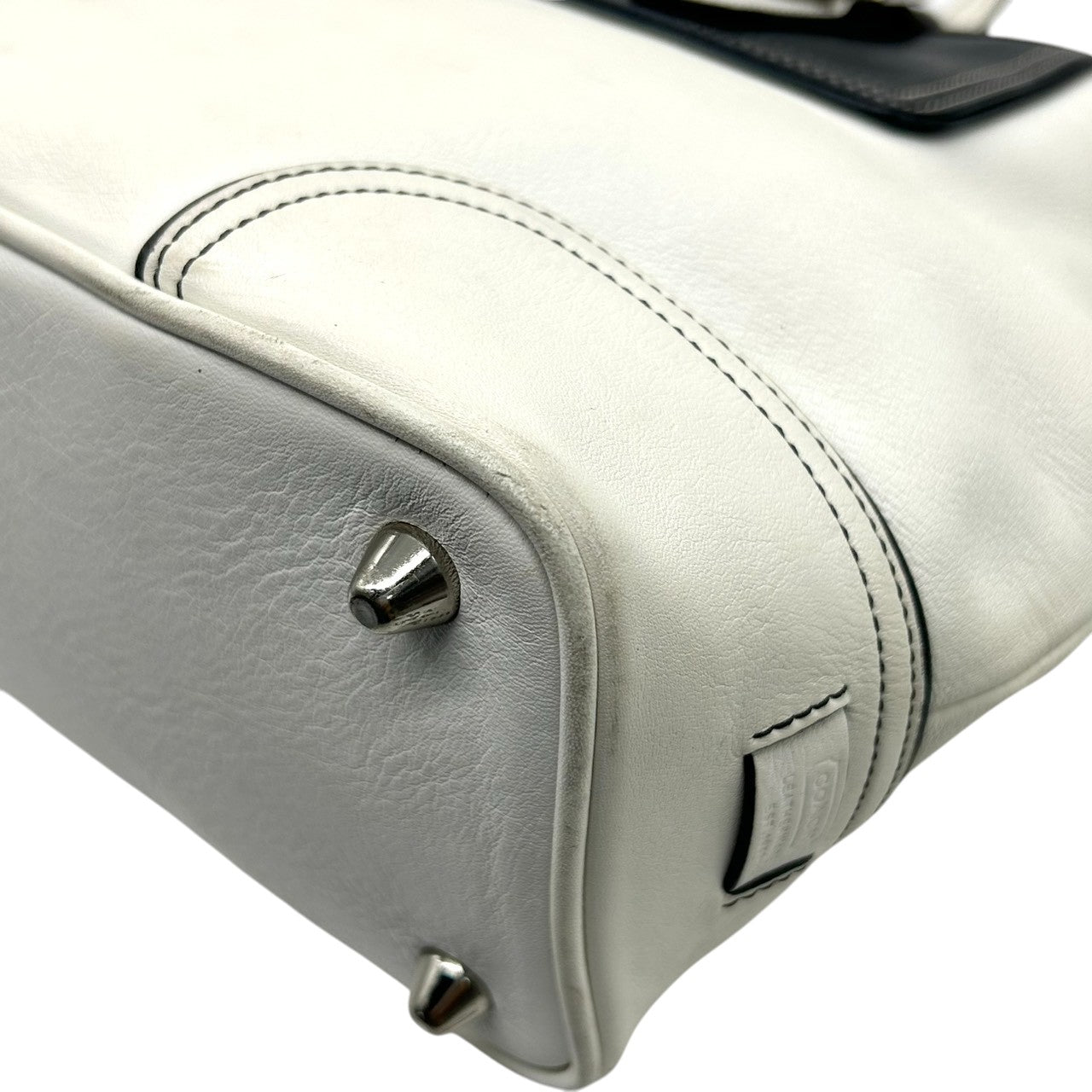 コーチ トートバッグ 9605 レザー 本革 ホワイト ブラック バイカラー A4収納可 大容量 ワンショルダー 肩掛け レディース ハンドバッグ チャーム付き ステッチデザイン クラシック ヴィンテージ クリーニング済み 自立可 s53