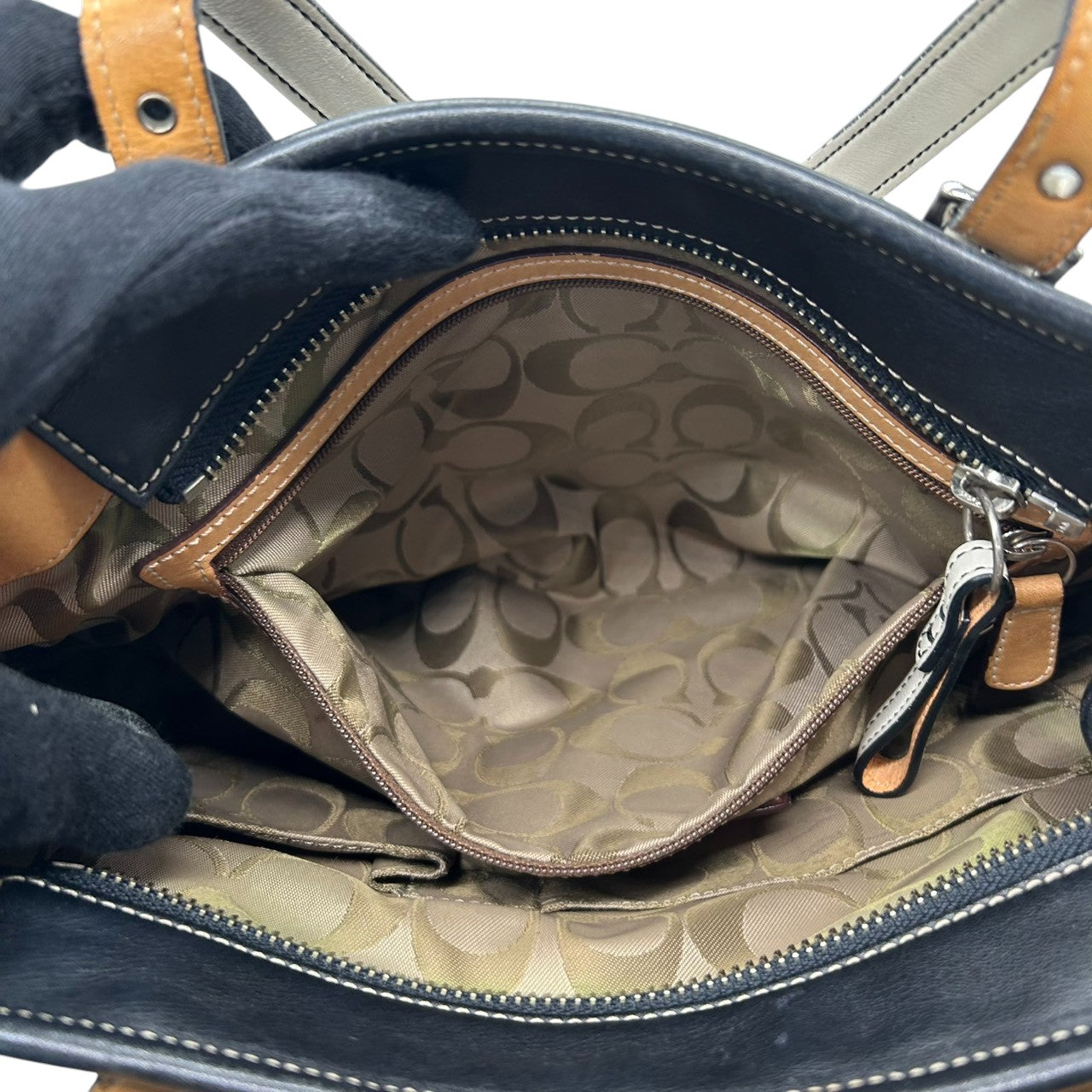 コーチ トートバッグ 9605 レザー 本革 ホワイト ブラック バイカラー A4収納可 大容量 ワンショルダー 肩掛け レディース ハンドバッグ チャーム付き ステッチデザイン クラシック ヴィンテージ クリーニング済み 自立可 s53