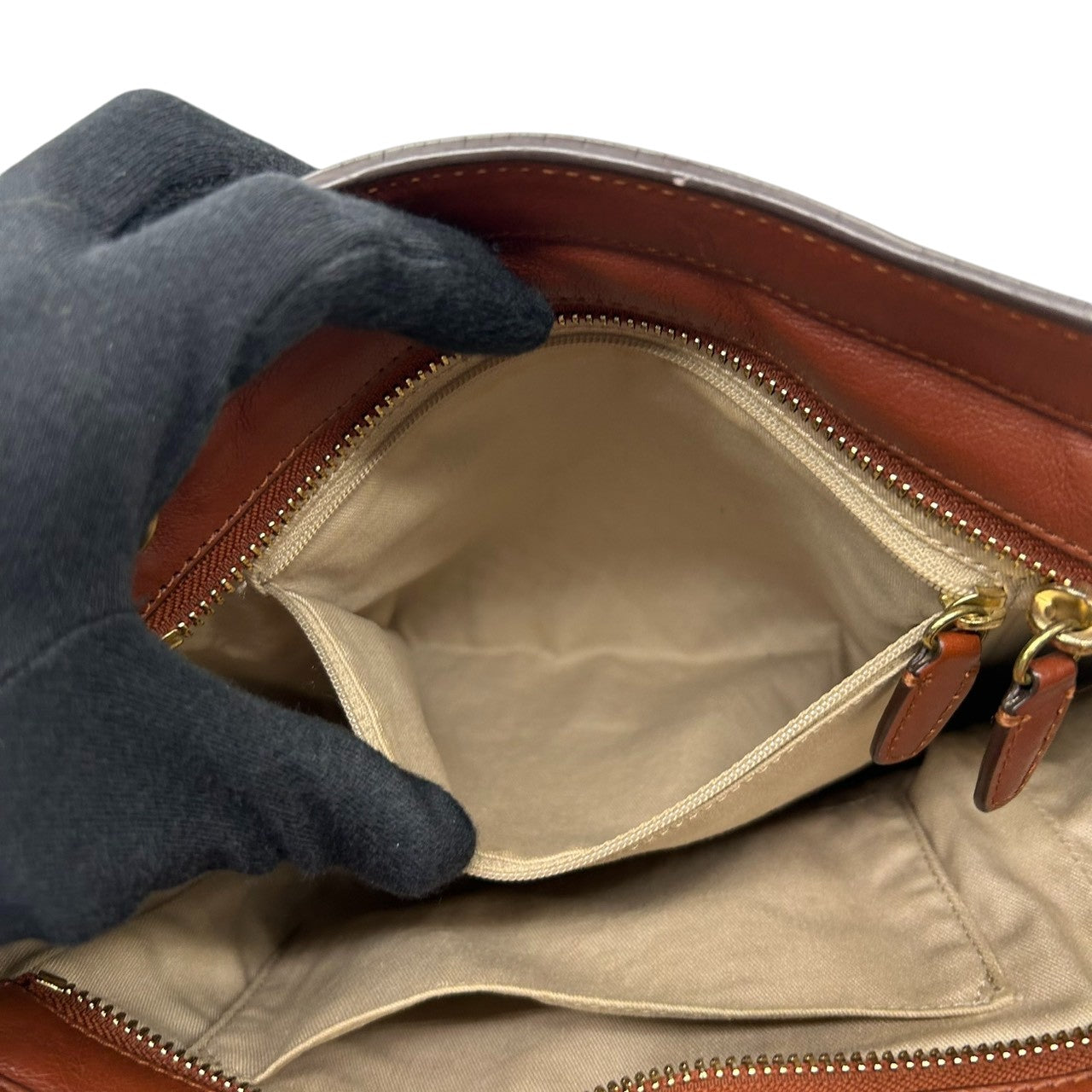 コーチ 2WAY トートバッグ ハンドバッグ ショルダーバッグ レザー 本革 ブラウン 斜め掛け可 タッセルチャーム付き レディース ミニトート コンパクト 通勤 カジュアル エレガント ロゴプレート 上質レザー 自立可 クリーニング済み s53