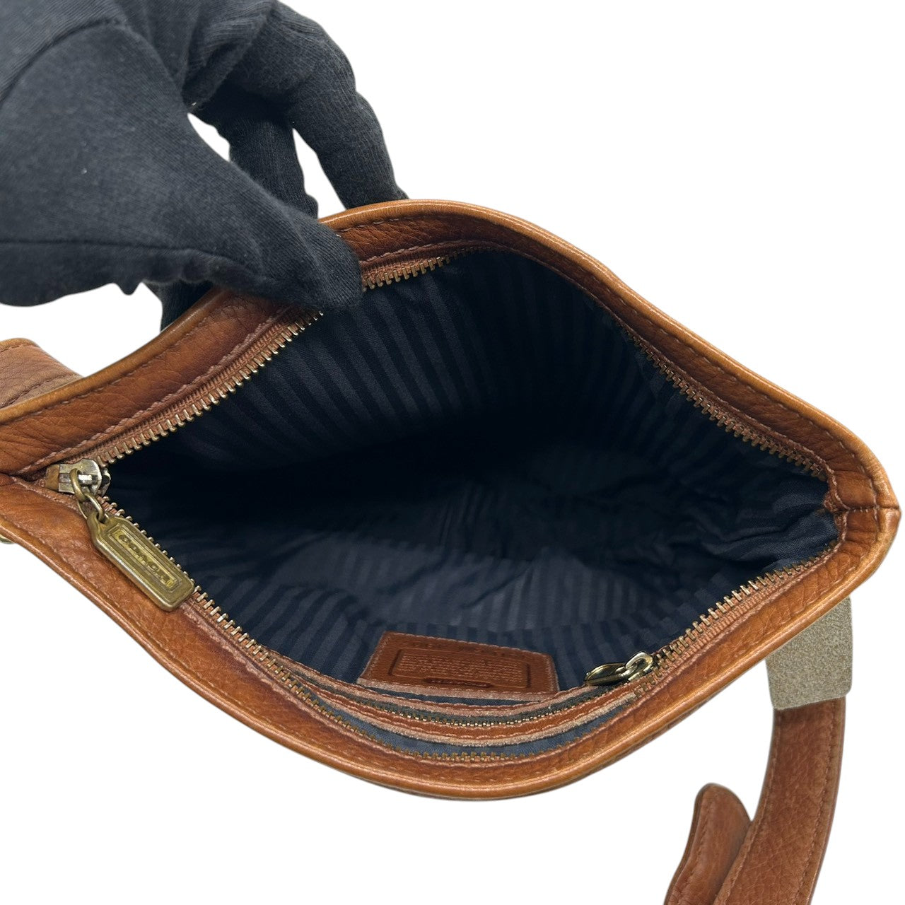 オールドコーチ ショルダーバッグ 4907 ヴィンテージ グラブタンレザー 本革 ブラウン バケツ型 斜め掛け可 レディース メンズ ユニセックス 90年代 USA製 クラシックデザイン チャーム付き レトロ COACH vintage s53