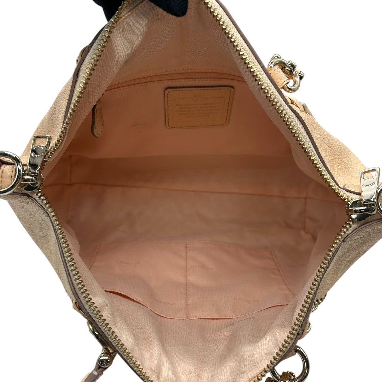 コーチ 2WAY トートバッグ 34339 レザー ピンクベージュ チェーンデザイン A4収納可 大容量 斜め掛け可 レディース ハンドバッグ ビジネス 通勤 通学 エレガント フェミニン チャーム付き クリーニング済み s53