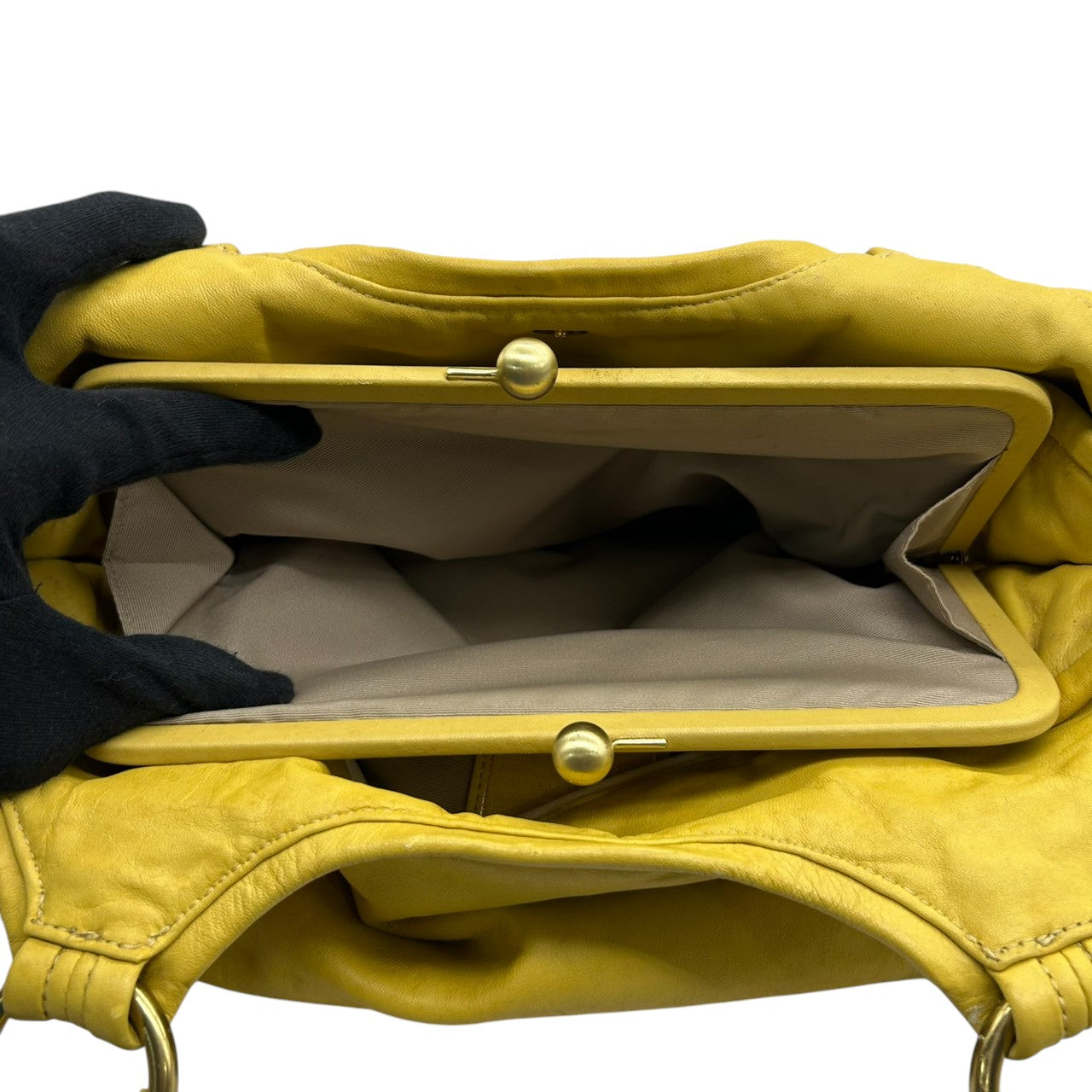 コーチ ハンドバッグ ブルック 13437 レザー 本革 イエロー がま口 キスロック ワンショルダー 大容量 レディース チャーム付き ギャザーデザイン フェミニン エレガント COACH ホーボーバッグ ゴールド金具 クリーニング済み s40