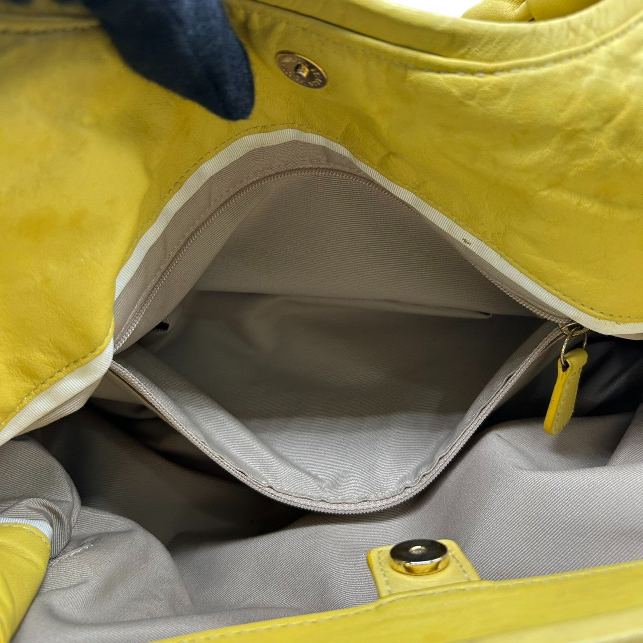 コーチ ハンドバッグ ブルック 13437 レザー 本革 イエロー がま口 キスロック ワンショルダー 大容量 レディース チャーム付き ギャザーデザイン フェミニン エレガント COACH ホーボーバッグ ゴールド金具 クリーニング済み s40