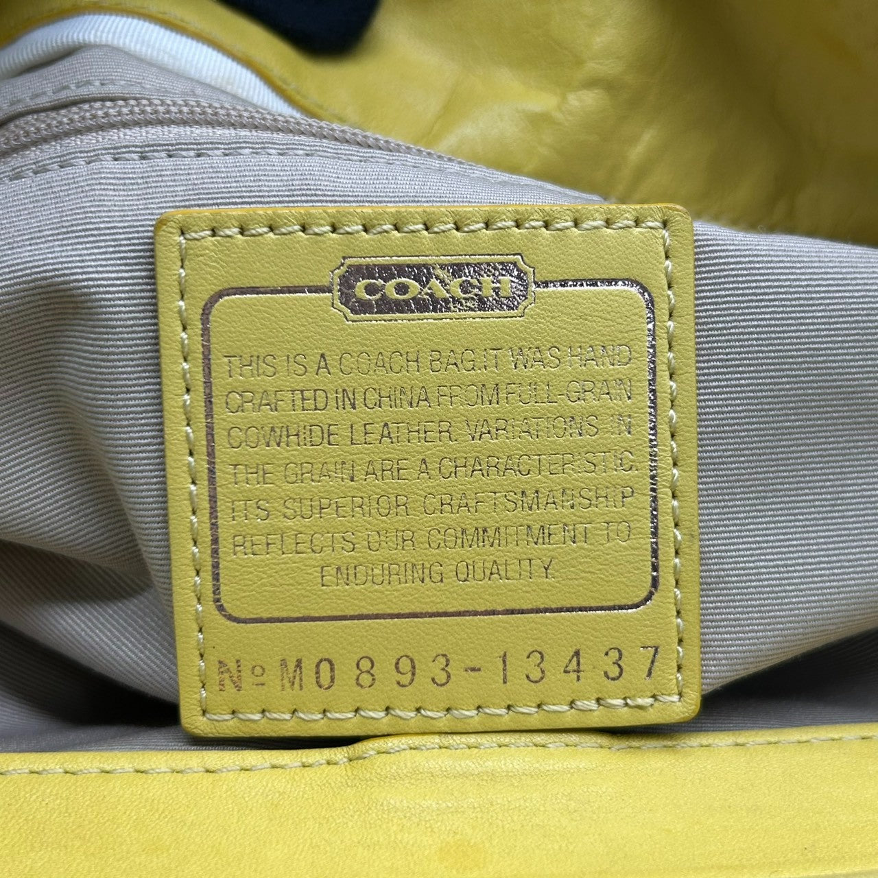 コーチ ハンドバッグ ブルック 13437 レザー 本革 イエロー がま口 キスロック ワンショルダー 大容量 レディース チャーム付き ギャザーデザイン フェミニン エレガント COACH ホーボーバッグ ゴールド金具 クリーニング済み s40
